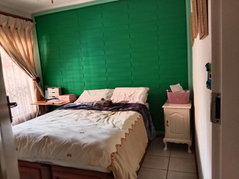 5 Bedroom Property for Sale in Ninapark Gauteng