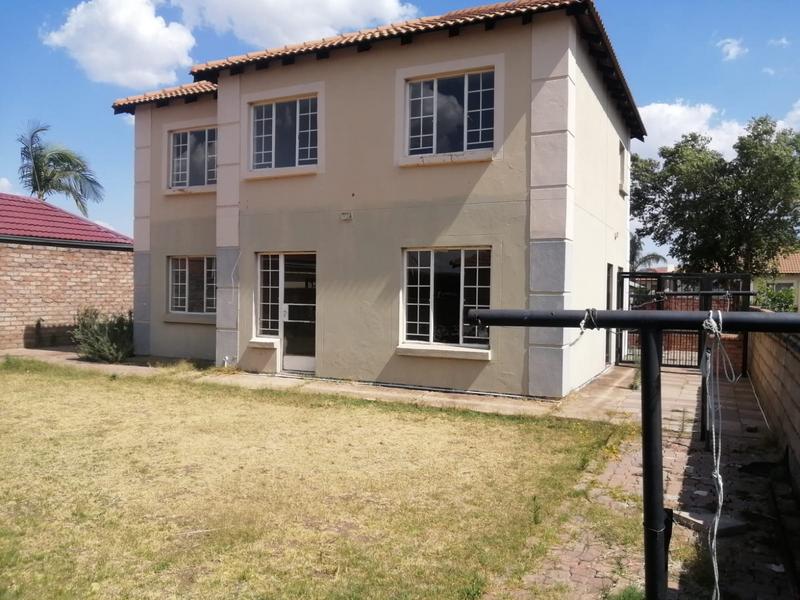 4 Bedroom Property for Sale in Rosslyn Gauteng