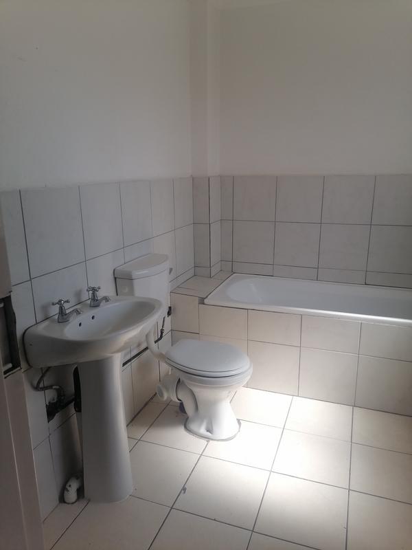 4 Bedroom Property for Sale in Rosslyn Gauteng