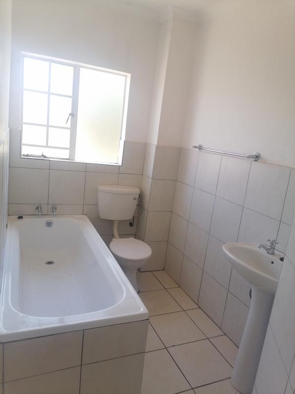 4 Bedroom Property for Sale in Rosslyn Gauteng