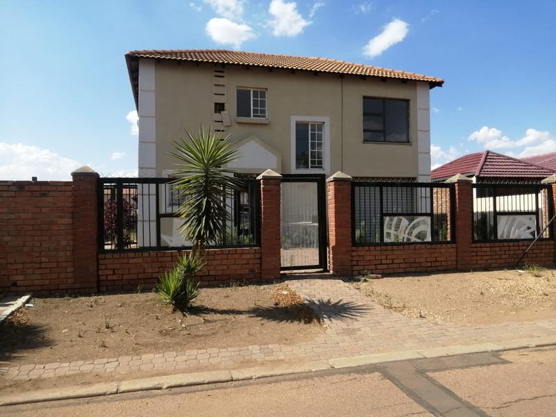 4 Bedroom Property for Sale in Rosslyn Gauteng