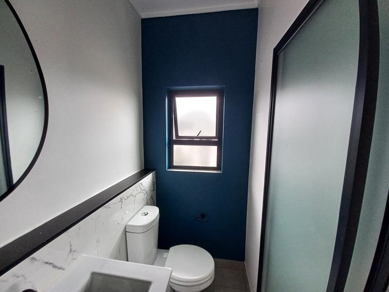 To Let 1 Bedroom Property for Rent in Waterfall Gauteng