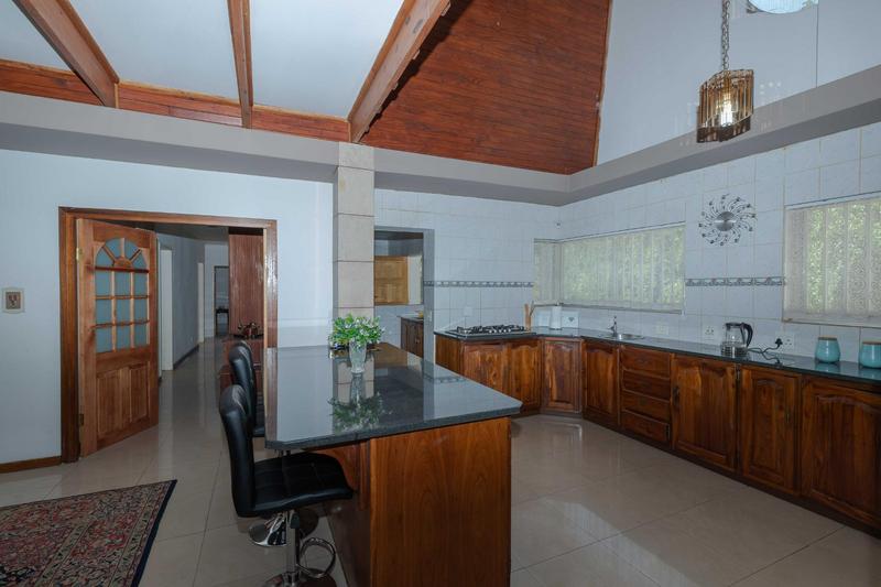 6 Bedroom Property for Sale in Moreleta Park Gauteng