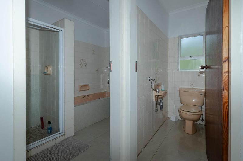 6 Bedroom Property for Sale in Moreleta Park Gauteng