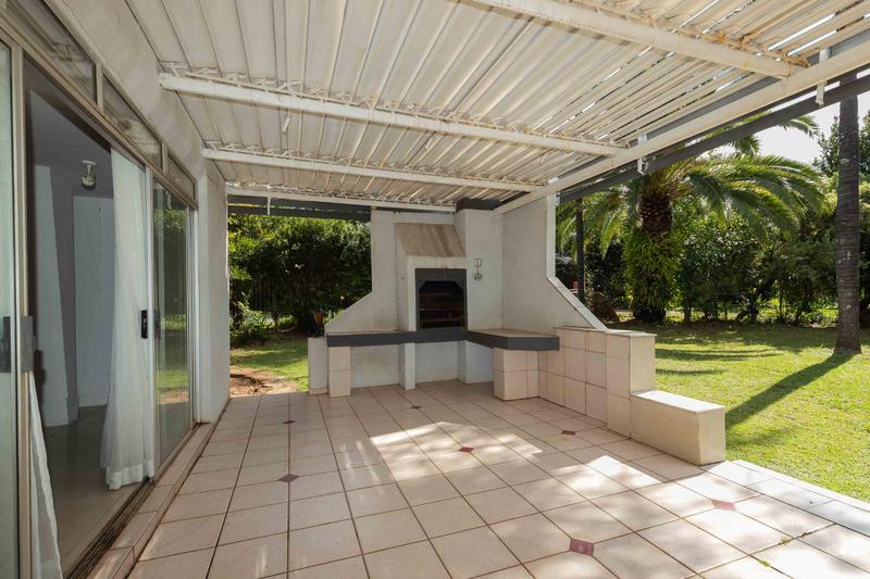6 Bedroom Property for Sale in Moreleta Park Gauteng