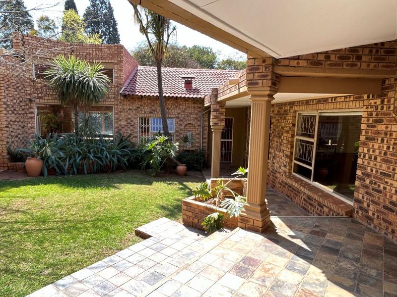 4 Bedroom Property for Sale in Florida Hills Gauteng