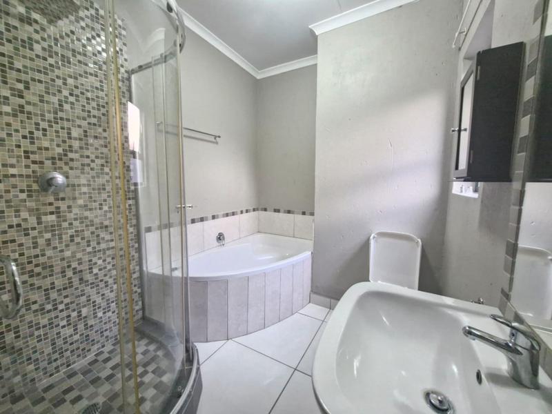 To Let 3 Bedroom Property for Rent in Honeydew Gauteng