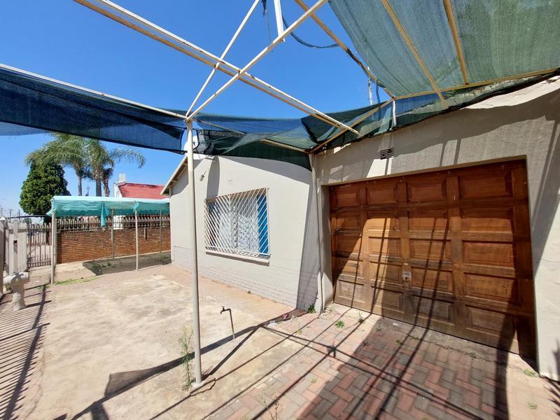 To Let 3 Bedroom Property for Rent in Laudium Gauteng