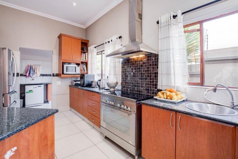 To Let 5 Bedroom Property for Rent in Beverley Gauteng