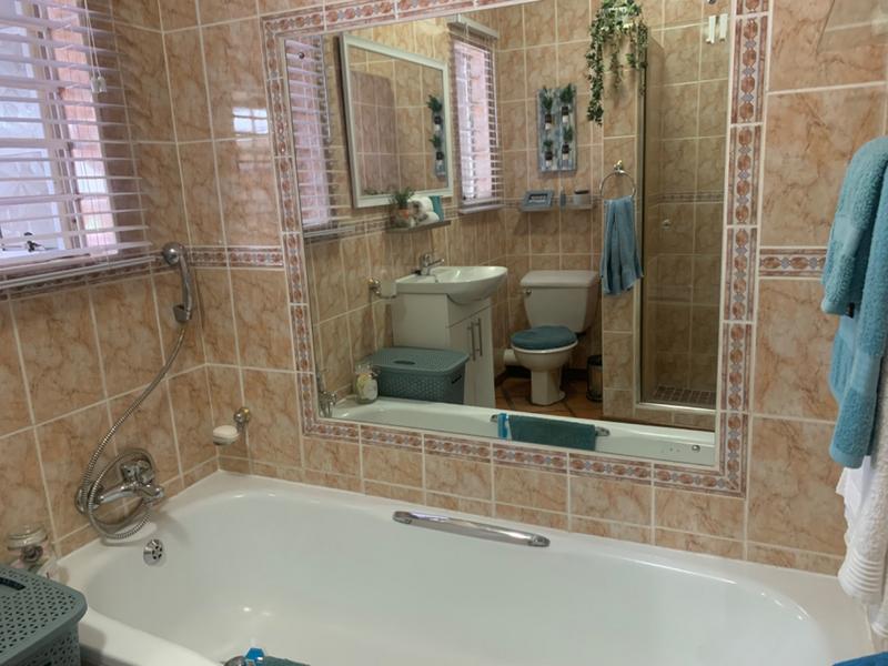 4 Bedroom Property for Sale in Vanderbijlpark SW 5 Gauteng