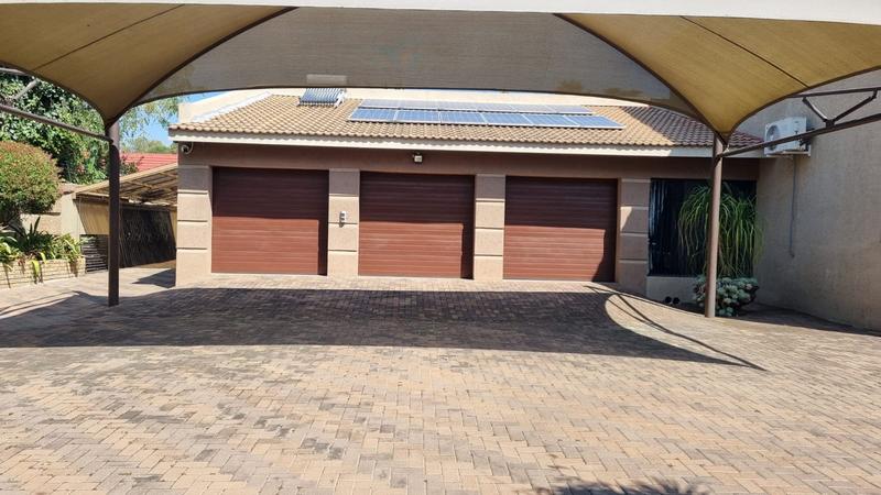 4 Bedroom Property for Sale in Vanderbijlpark SW 5 Gauteng