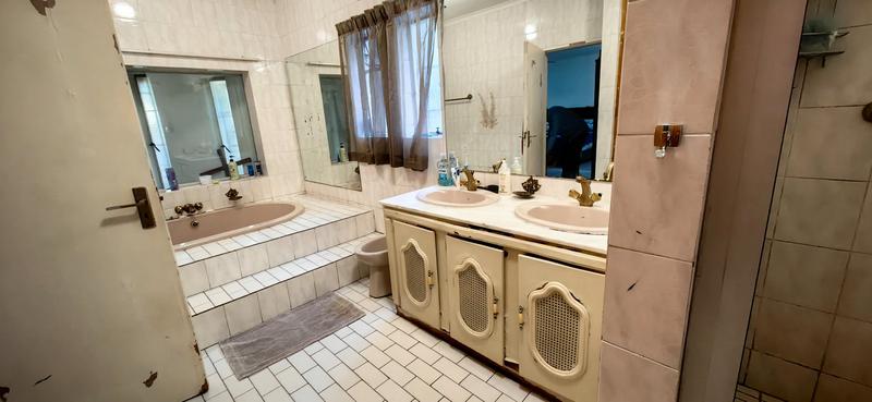 4 Bedroom Property for Sale in Vanderbijlpark SW 5 Gauteng