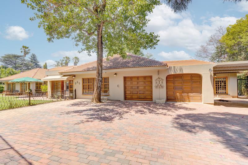 5 Bedroom Property for Sale in Atholl Gauteng