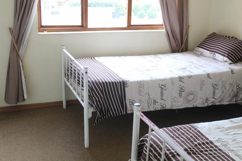 2 Bedroom Property for Sale in Halfway Gardens Gauteng