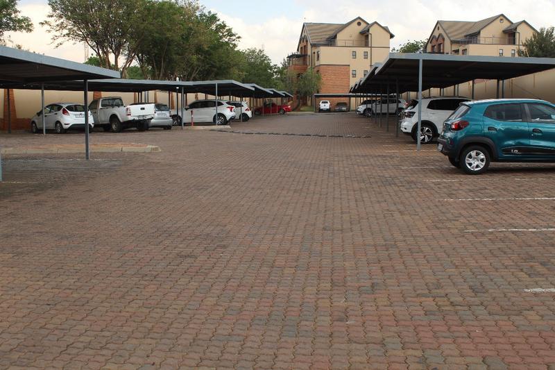 2 Bedroom Property for Sale in Halfway Gardens Gauteng