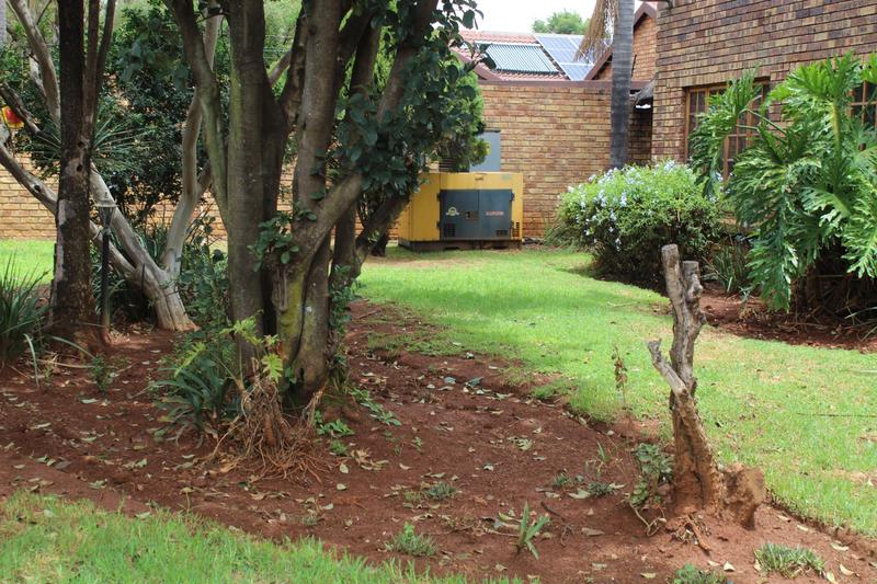 5 Bedroom Property for Sale in Pierre Van Ryneveld Gauteng