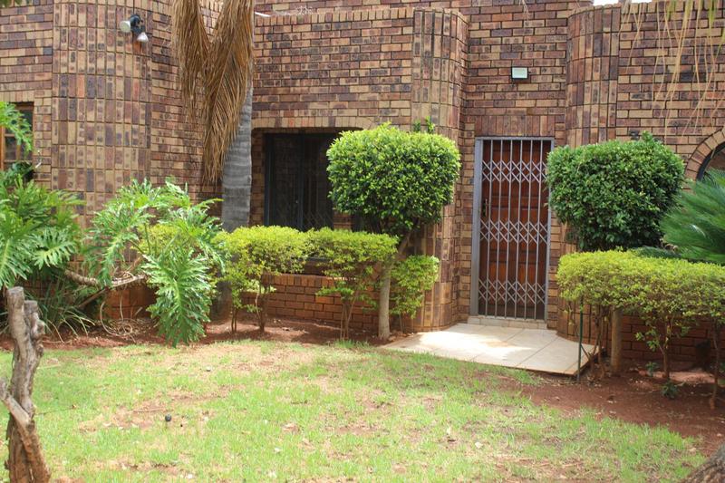 5 Bedroom Property for Sale in Pierre Van Ryneveld Gauteng