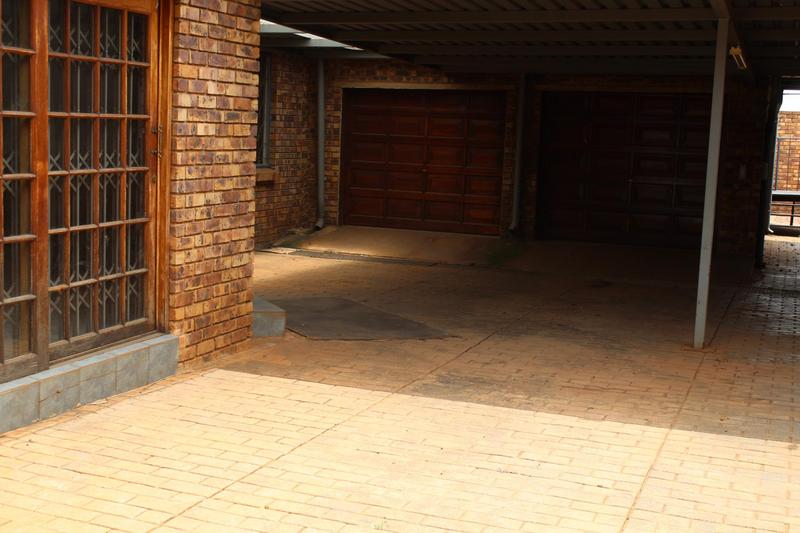 5 Bedroom Property for Sale in Pierre Van Ryneveld Gauteng