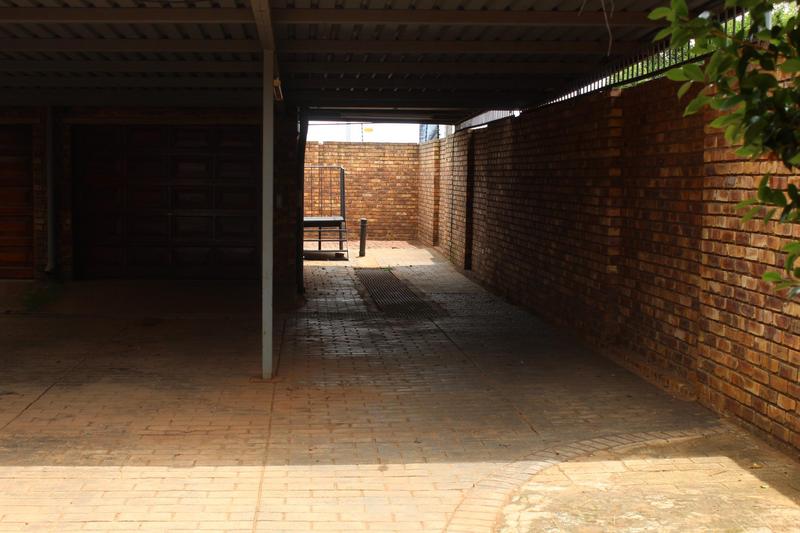 5 Bedroom Property for Sale in Pierre Van Ryneveld Gauteng