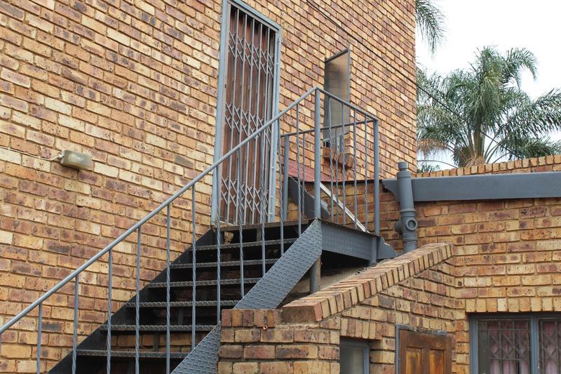 5 Bedroom Property for Sale in Pierre Van Ryneveld Gauteng