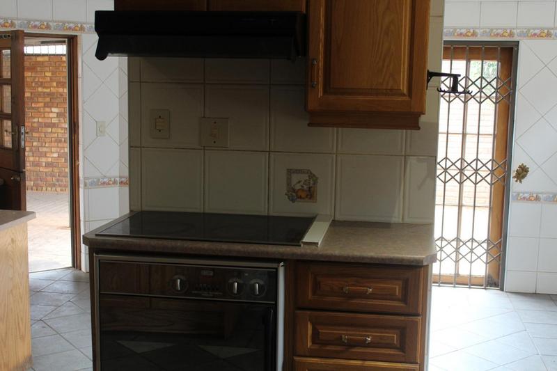 5 Bedroom Property for Sale in Pierre Van Ryneveld Gauteng