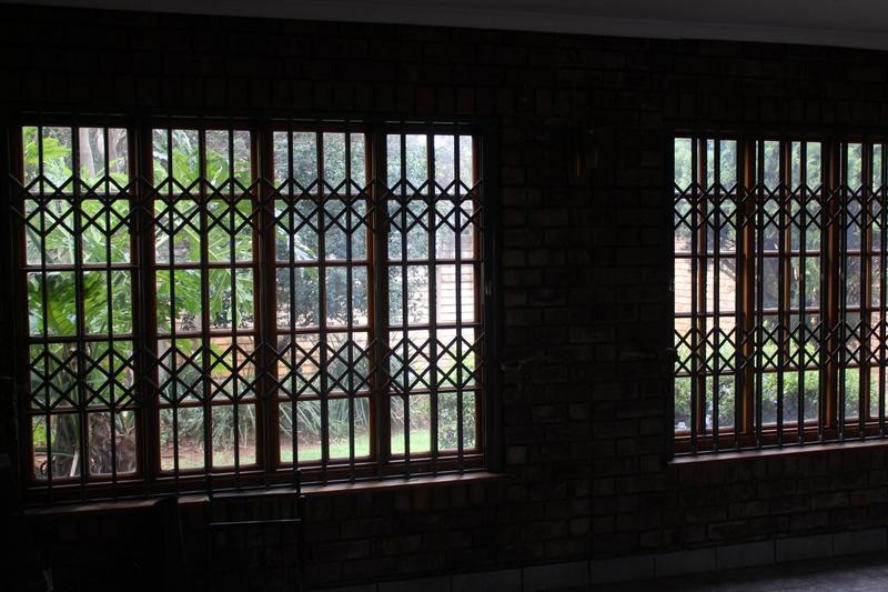 5 Bedroom Property for Sale in Pierre Van Ryneveld Gauteng