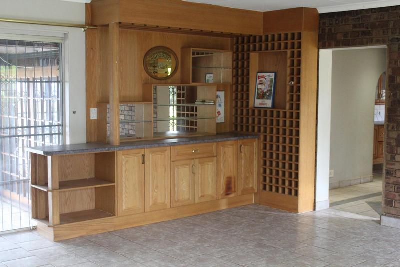 5 Bedroom Property for Sale in Pierre Van Ryneveld Gauteng