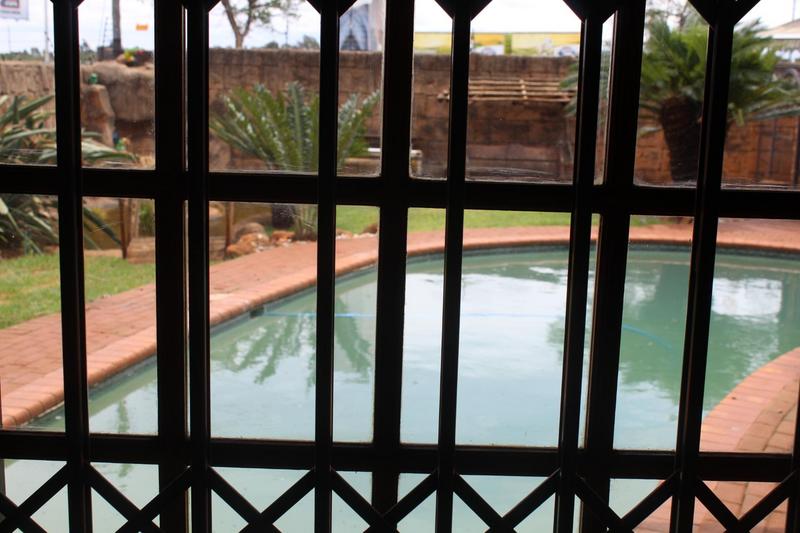 5 Bedroom Property for Sale in Pierre Van Ryneveld Gauteng