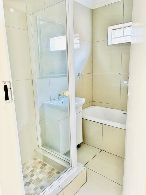 2 Bedroom Property for Sale in Halfway Gardens Gauteng