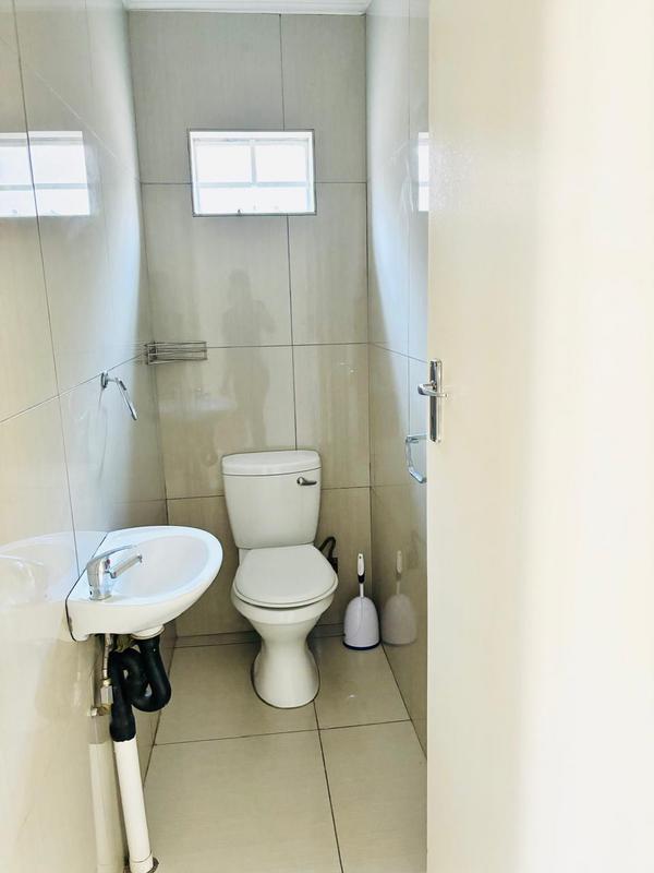 2 Bedroom Property for Sale in Halfway Gardens Gauteng