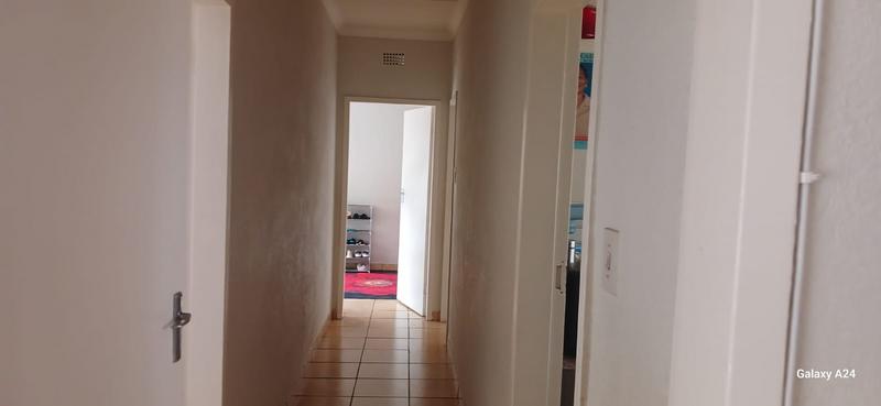 To Let 1 Bedroom Property for Rent in Primrose Gauteng