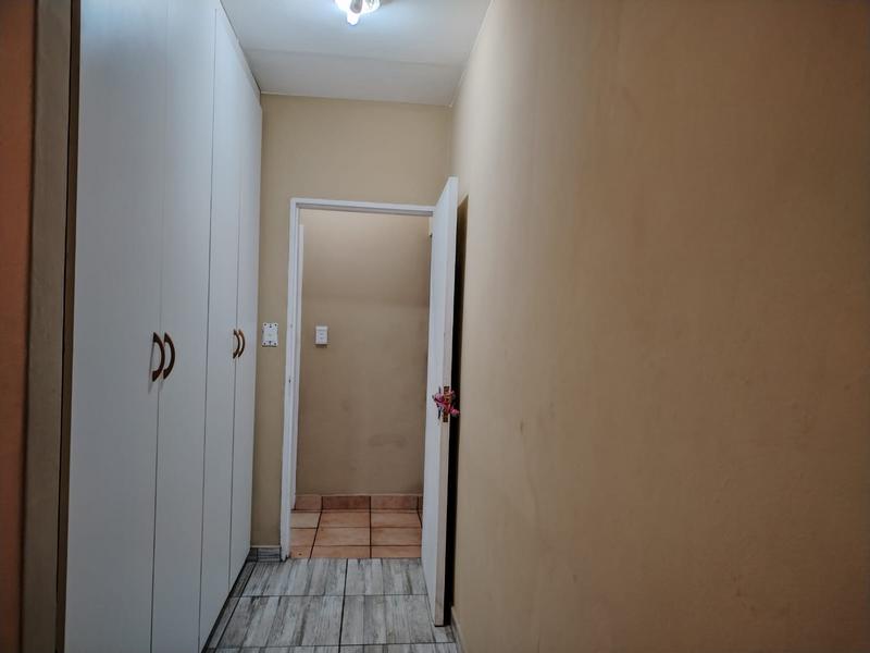 To Let 3 Bedroom Property for Rent in Crystal Park Gauteng
