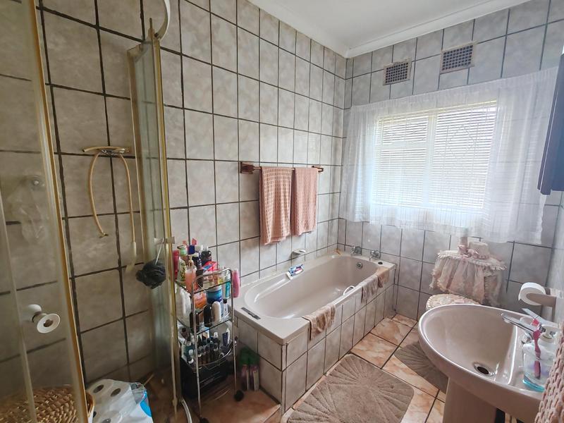 To Let 3 Bedroom Property for Rent in Rothdene Gauteng