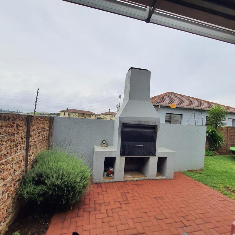 3 Bedroom Property for Sale in Parkrand Gauteng