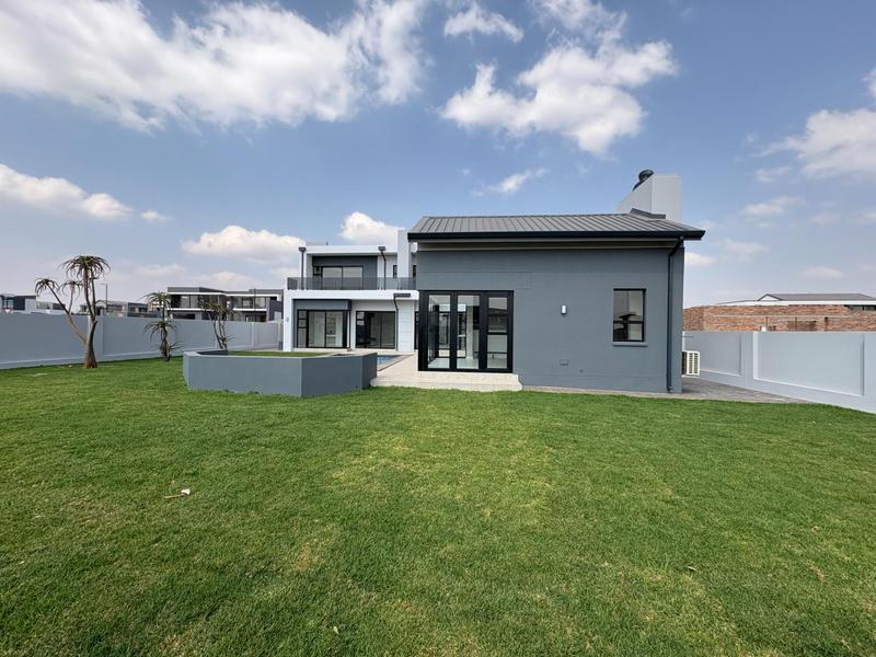 5 Bedroom Property for Sale in Midstream Heights Gauteng