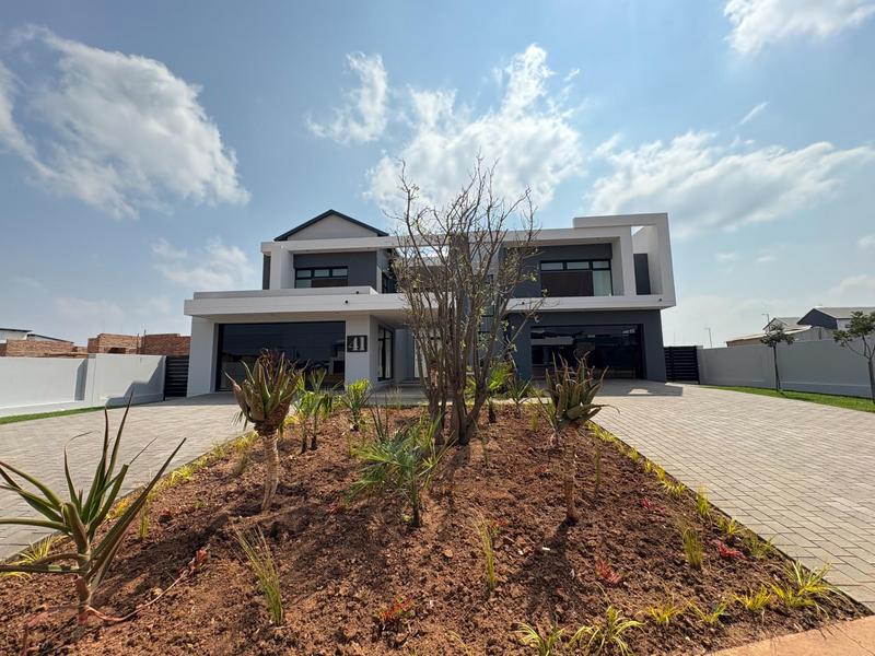 5 Bedroom Property for Sale in Midstream Heights Gauteng