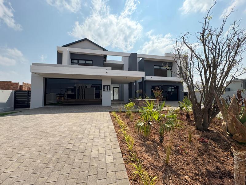 5 Bedroom Property for Sale in Midstream Heights Gauteng
