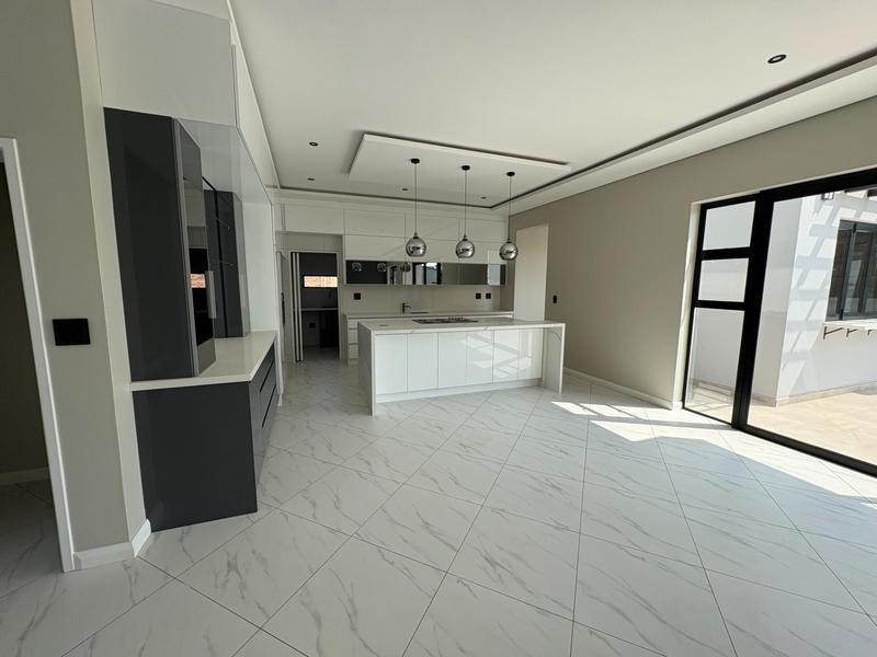 5 Bedroom Property for Sale in Midstream Heights Gauteng
