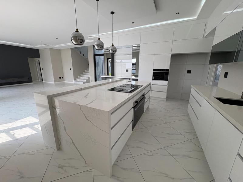 5 Bedroom Property for Sale in Midstream Heights Gauteng