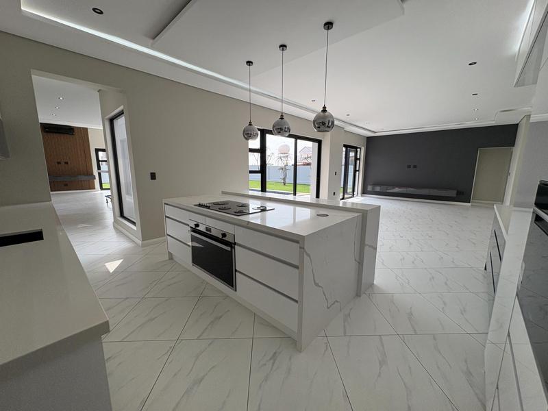 5 Bedroom Property for Sale in Midstream Heights Gauteng