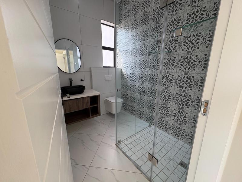 5 Bedroom Property for Sale in Midstream Heights Gauteng