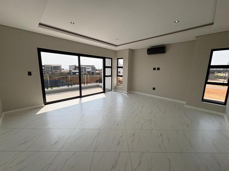 5 Bedroom Property for Sale in Midstream Heights Gauteng