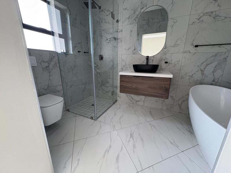5 Bedroom Property for Sale in Midstream Heights Gauteng