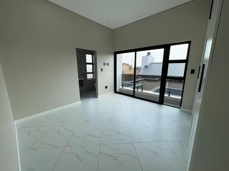 5 Bedroom Property for Sale in Midstream Heights Gauteng