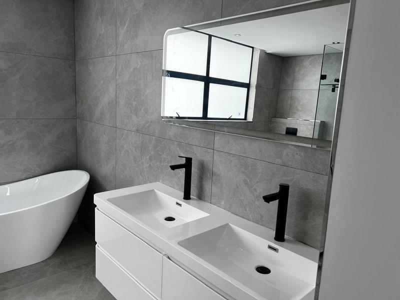 4 Bedroom Property for Sale in Midstream Heights Gauteng