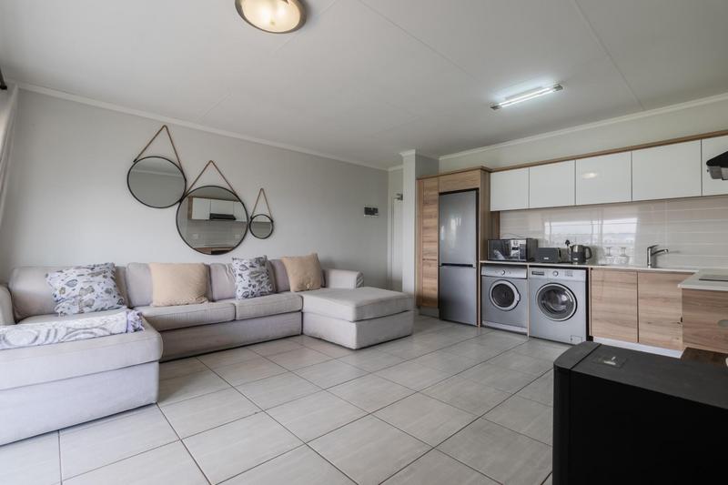 1 Bedroom Property for Sale in Waterfall Gauteng