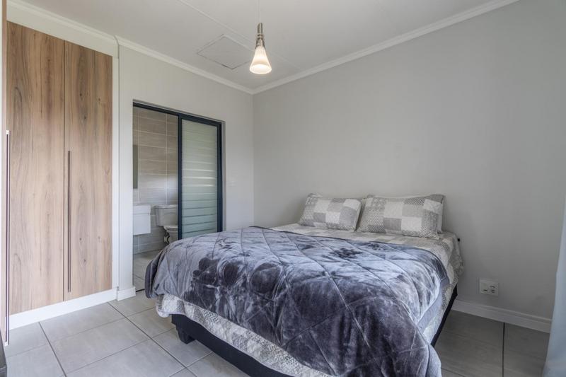 1 Bedroom Property for Sale in Waterfall Gauteng