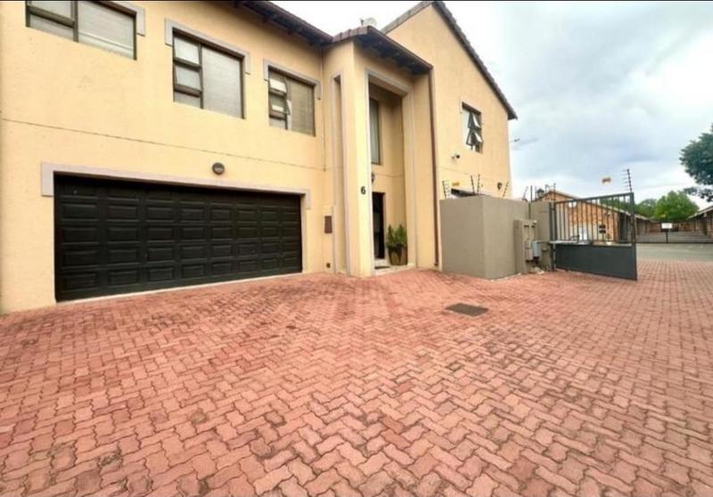 3 Bedroom Property for Sale in New Redruth Gauteng