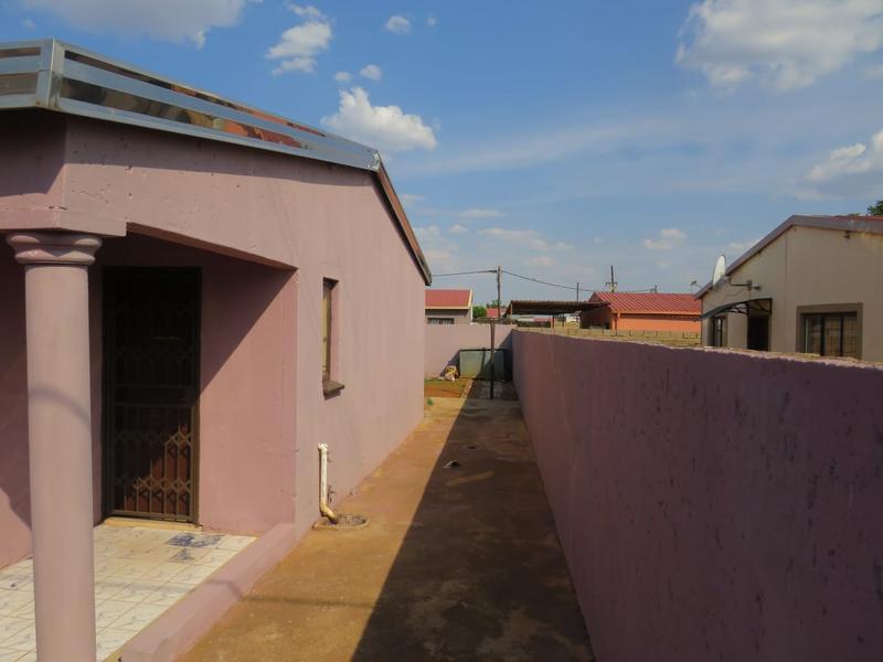 3 Bedroom Property for Sale in Protea Glen Gauteng
