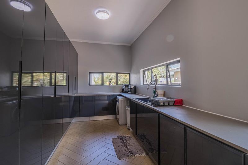 4 Bedroom Property for Sale in Midstream Ridge Gauteng
